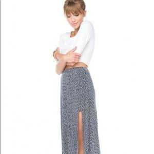 🌼CUTE & SOFT Brandy Melville Floral Maxi Skirt🌼